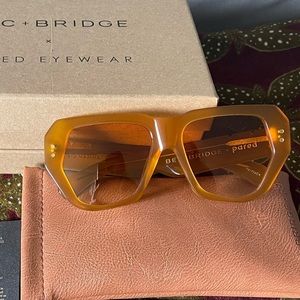 Pared Eyewear Bec + Bridge Big Mamma sunglasses Caramel geometric square